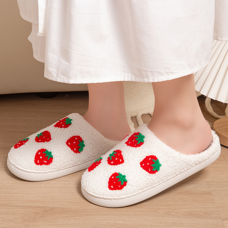 Strawberry Women's Slippers Ho - Mule Slip On ulasan dan harga